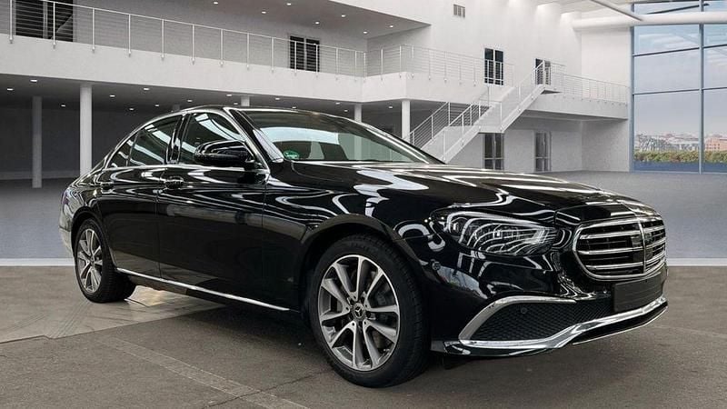 Schwarz Gebraucht 2020 Mercedes E300 Exclusive Limousine | 37.247 € (Fairer Preis) - Bild 1/4