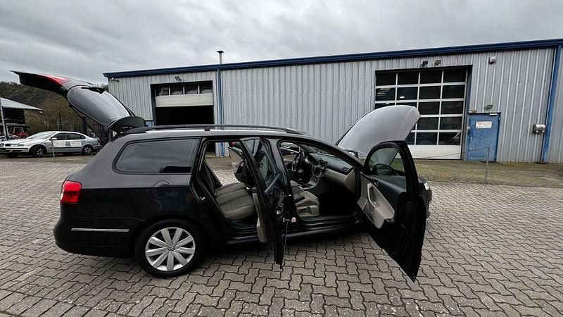 Gebraucht VW Passat R 140 PS (102 kW) 2005 Braun Limousine