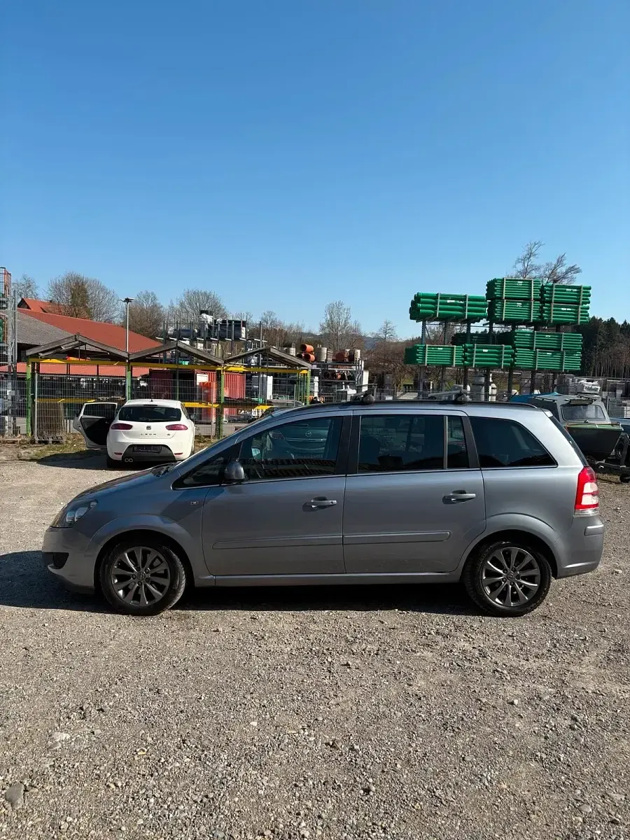 Gebraucht Opel Zafira 110 PS (80 kW) 2010 Grau Van / Kleinbus