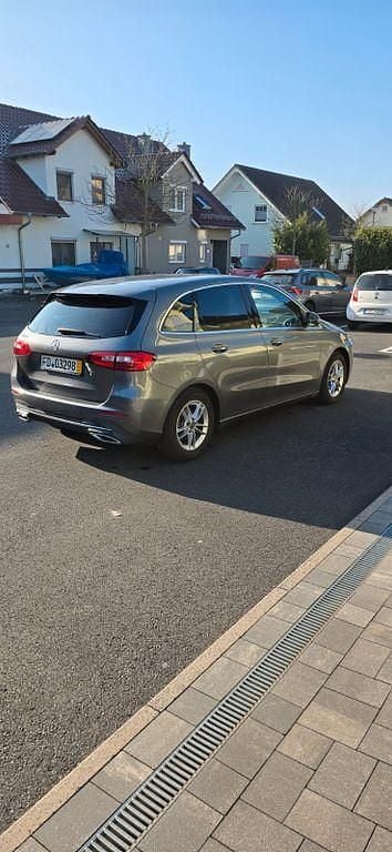 Gebraucht Mercedes B160 109 PS (80 kW) 2019 Grau Van / Kleinbus