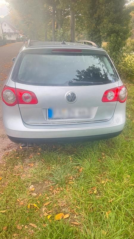 Silber Gebraucht 2007 VW Passat Kombi | 1.650 € (Superpreis) - Bild 1/4