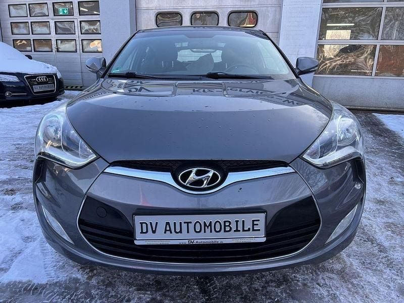 Gebraucht Hyundai Veloster Style 140 PS (102 kW) 2012 Silber Kleinwagen
