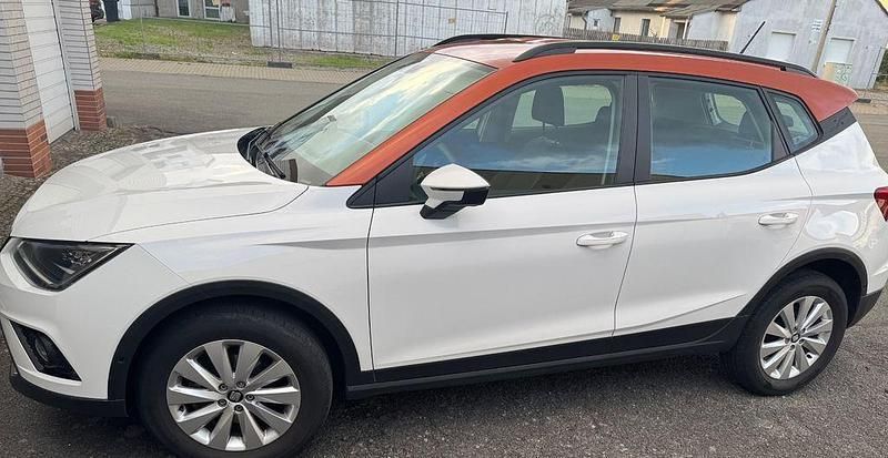 Weiß Gebraucht 2019 Seat Arona Style SUV | 8.100 € (Superpreis) - Bild 1/4