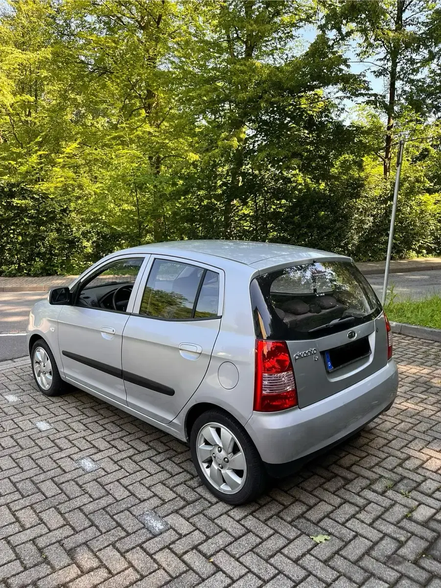 Gebraucht Kia Picanto 65 PS (47 kW) 2007 Silber Kleinwagen