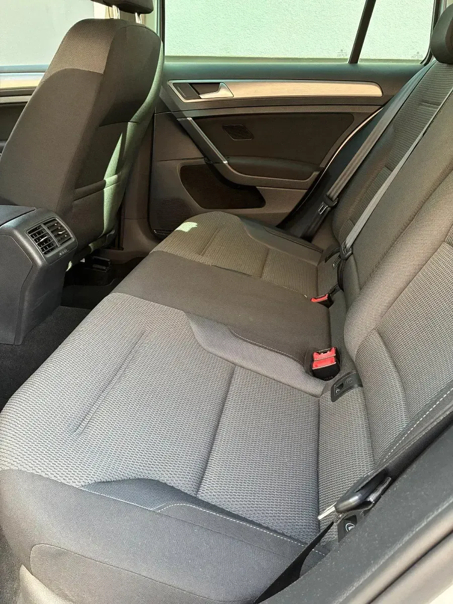 Second-hand VW Golf VII 105 CP (77 kW) 2014 Argintiu Break