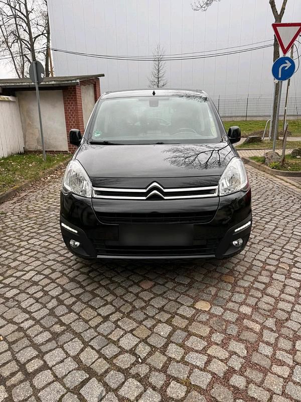 Gebraucht Citroën Berlingo 110 PS (80 kW) 2017 Schwarz Van / Kleinbus