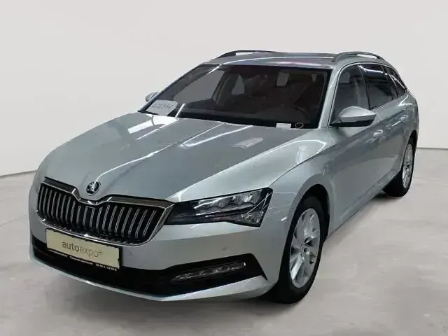 Gebraucht Skoda Superb Ambition 200 PS (147 kW) 2023 Silber Kombi