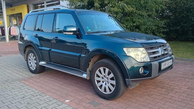Grün Gebraucht 2008 Mitsubishi Pajero SUV | 10.000 € (Superpreis) - Bild 1/4