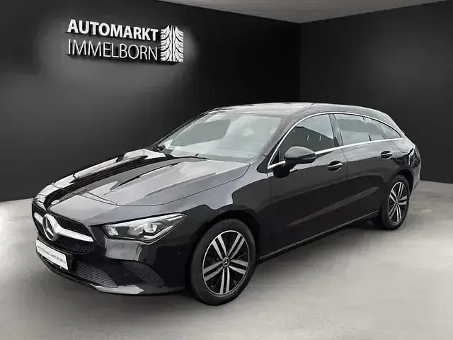 Gebraucht Mercedes CLA250e 218 PS (160 kW) 2022 Schwarz Coupé