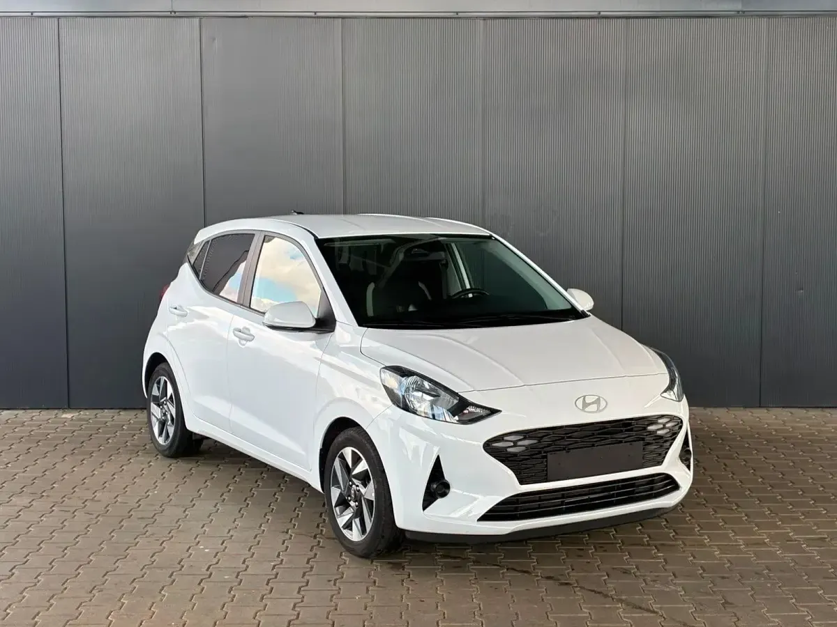 Gebraucht Hyundai i10 Comfort 63 PS (46 kW) 2025 Weiß (atlas white) Kleinwagen