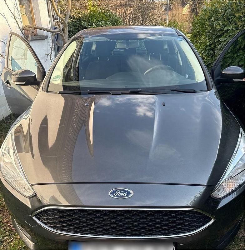 Usata Ford Focus 125 CV (91 kW) 2017 Argento Berlina