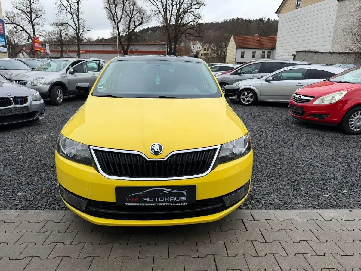 Gebraucht Skoda Rapid Style 122 PS (89 kW) 2014 Gelb Kleinwagen