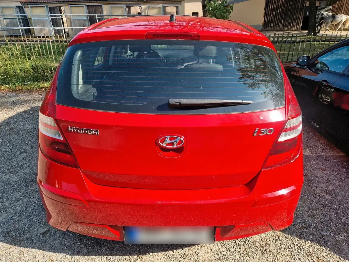 Gebraucht Hyundai i30 120 PS (88 kW) 2010 Rot Kleinwagen