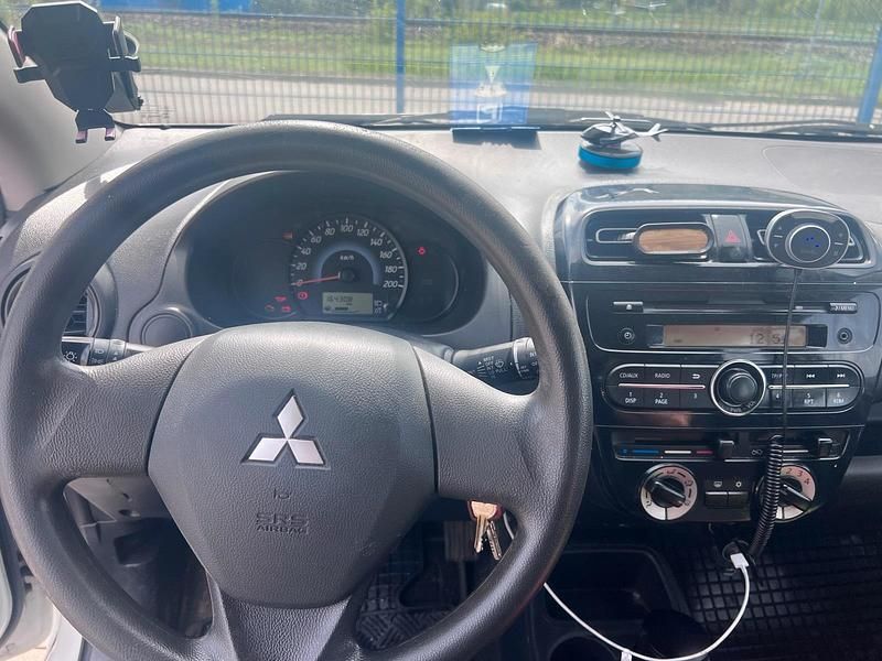 Second-hand Mitsubishi Space Star 71 CP (52 kW) 2014 Alb Monovolum