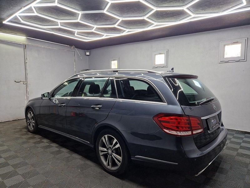 Gebraucht Mercedes E220 Avantgarde 170 PS (125 kW) 2013 Grau Kombi