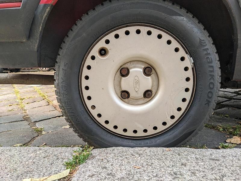 Gebraucht Ford Fiesta 46 PS (33 kW) 1988 Rot Kleinwagen