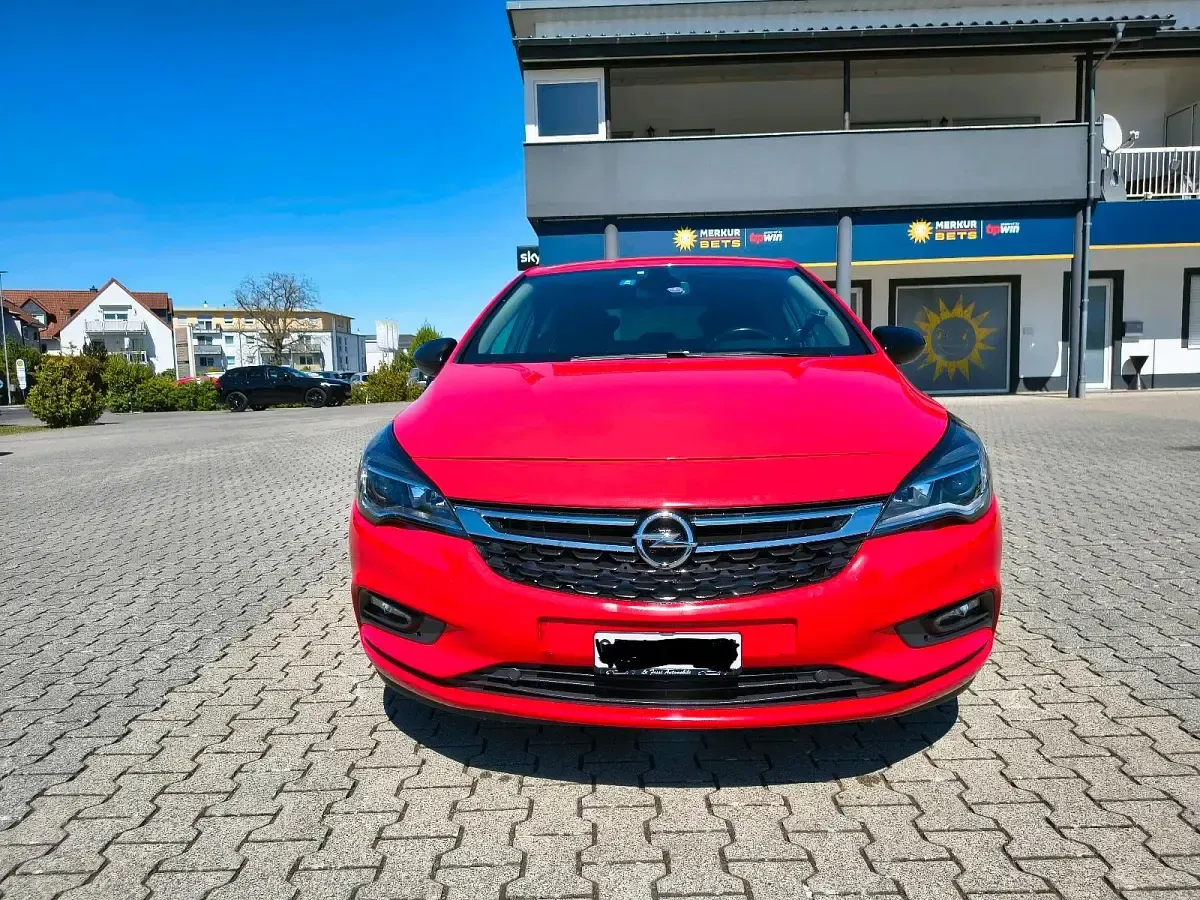 Gebraucht Opel Astra 150 PS (110 kW) 2018 Rot Limousine