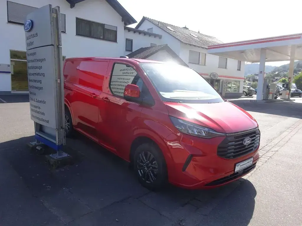 Gebraucht Ford Transit Custom Limited 150 PS (110 kW) 2023 Artisan red Van / Kleinbus