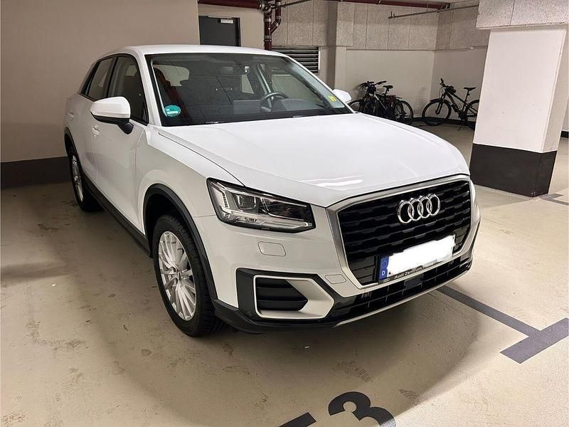 Weiß Gebraucht 2019 Audi Q2 SUV | 17.100 € (Fairer Preis) - Bild 1/4