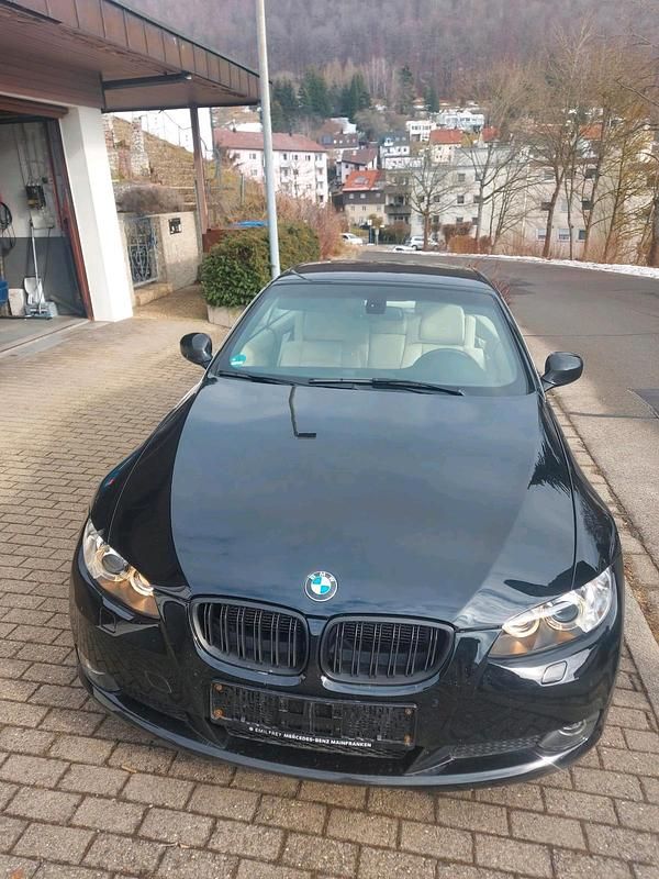 Schwarz Gebraucht 2009 BMW 320 Cabriolet Comfort Edition Cabrio | 6.000 € (Fairer Preis) - Bild 1/4