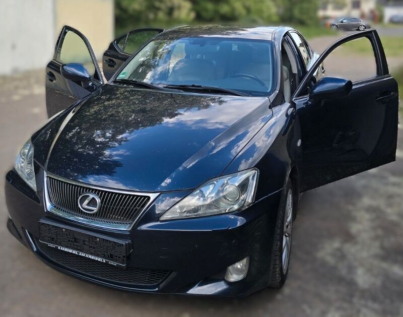 Violet Gebraucht 2006 Lexus IS220 Luxury Line Limousine | 4.333 € (Etwas zu teuer) - Bild 1/4