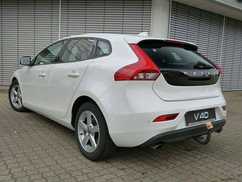Gebraucht Volvo V40 You! 120 PS (88 kW) 2014 Weiß Limousine
