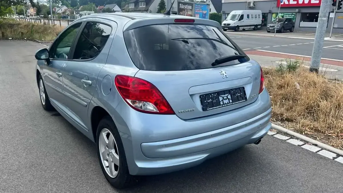 Gebraucht Peugeot 207 Premium 95 PS (69 kW) 2010 Bleu inari Kleinwagen