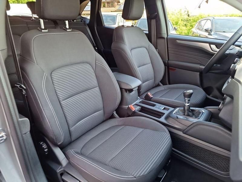 Gebraucht Ford Kuga Titanium 150 PS (110 kW) 2024 Solar silver metallic (metallic) SUV