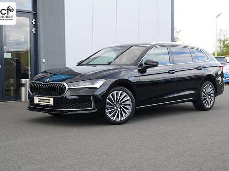 Schwarz Gebraucht 2025 Skoda Superb LAURIN & KLEMENT Kombi | 44.980 € - Bild 1/4