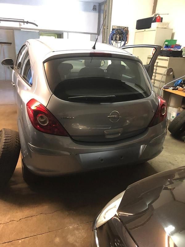 Gebraucht Opel Corsa 80 PS (58 kW) 2008 Blau Kleinwagen