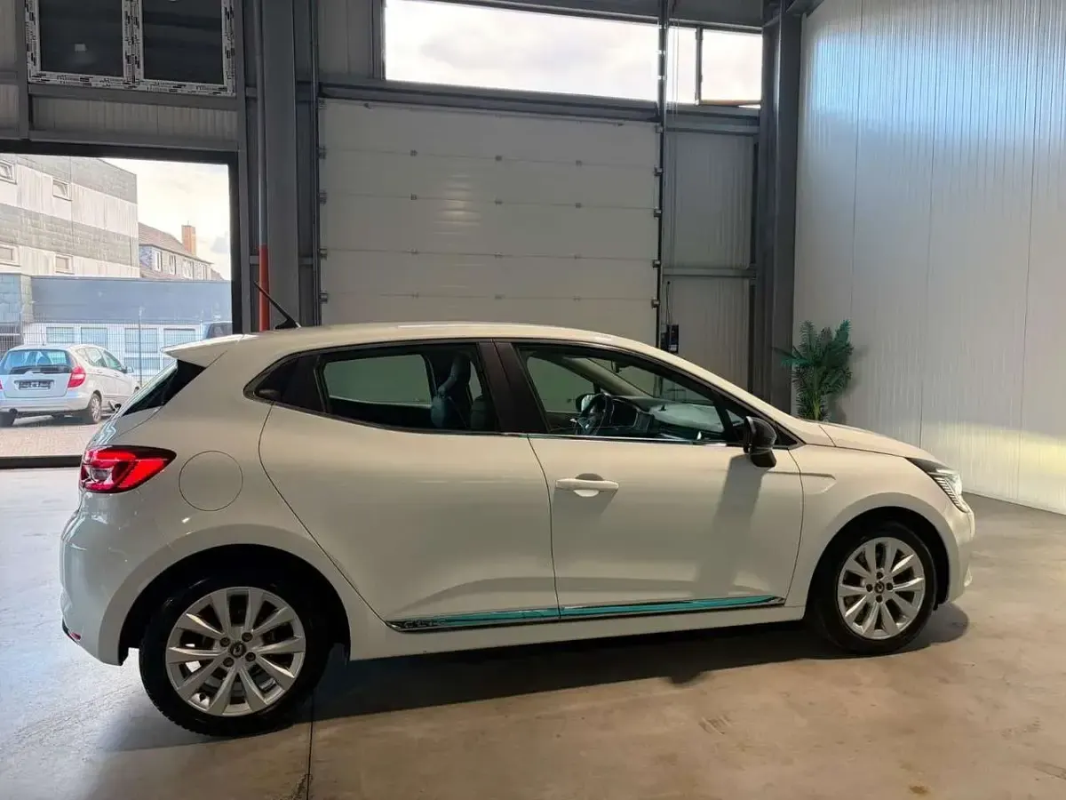 Gebraucht Renault Clio V Intens 131 PS (96 kW) 2020 Weiß Kleinwagen