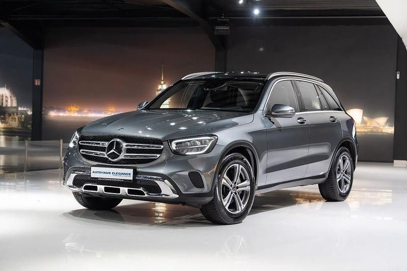 Grau Gebraucht 2019 Mercedes 200 Exclusive SUV | 34.980 € (Teuer) - Bild 1/4