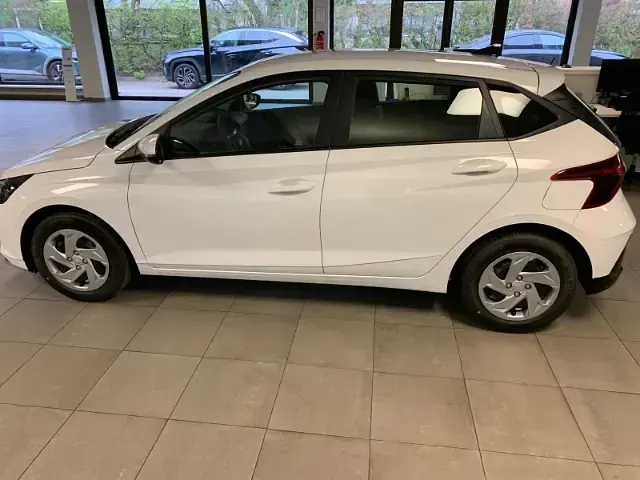 Neu Hyundai i20 Blackline 90 PS (66 kW) 2026 Weiß Kleinwagen