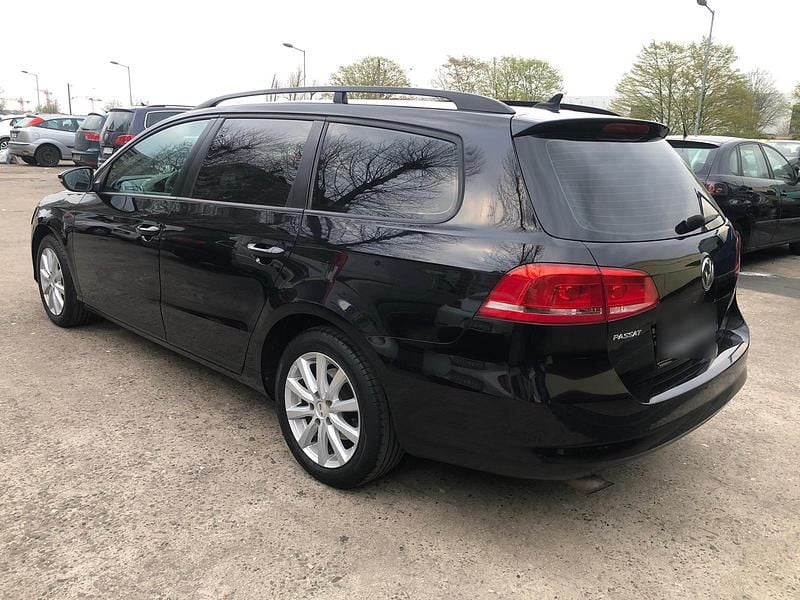 Gebraucht VW Passat 122 PS (89 kW) 2012 Schwarz Kombi