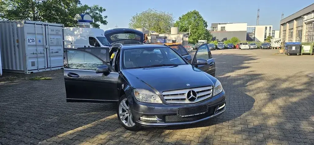 Gebraucht Mercedes C200 184 PS (135 kW) 2010 Grau Kombi