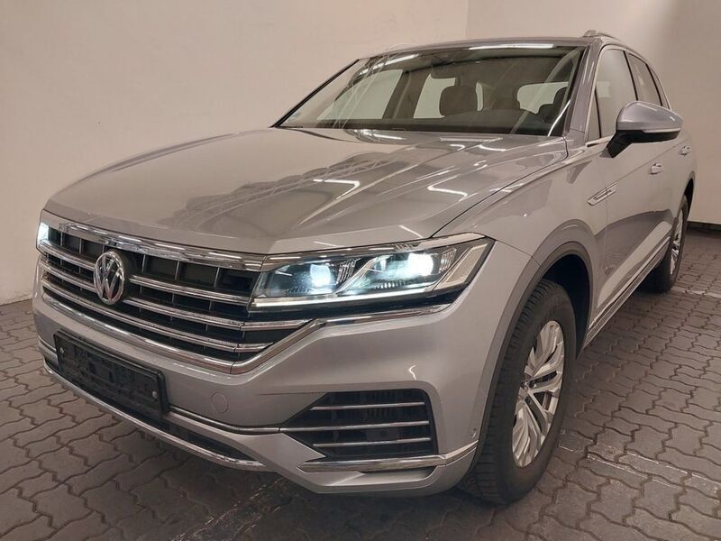 Silber Gebraucht 2019 VW Touareg Atmosphere SUV | 29.300 € - Bild 1/4