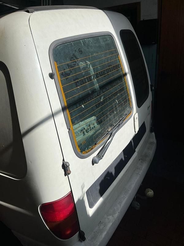 Second-hand VW Caddy 90 CP (66 kW) 2002 Alb Monovolum