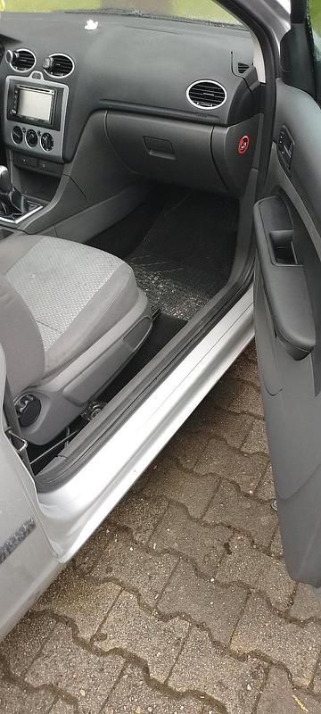 Usata Ford Focus 80 CV (58 kW) 2005 Argento Berlina