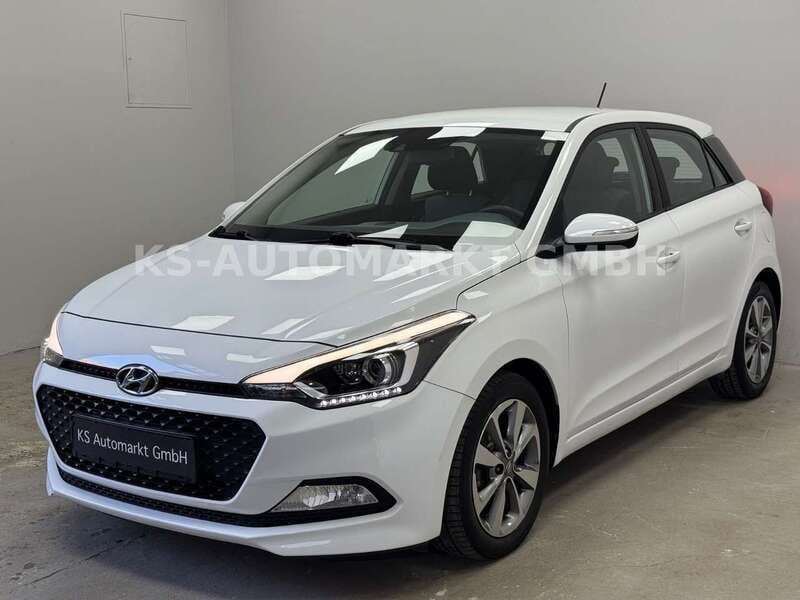 Weiß Gebraucht 2015 Hyundai i20 Trend Kleinwagen | 9.350 € (Guter Preis) - Bild 1/4