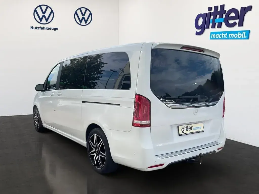 Gebraucht Mercedes V300 239 PS (175 kW) 2020 Bergkristallweiß metallic Van / Kleinbus