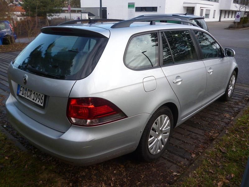 Gebraucht VW Golf VI 105 PS (77 kW) 2011 Silber Kleinwagen