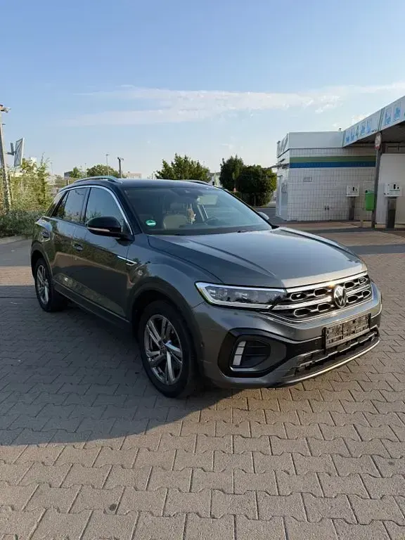 Gebraucht VW T-Roc R-line 150 PS (110 kW) 2024 Grau SUV
