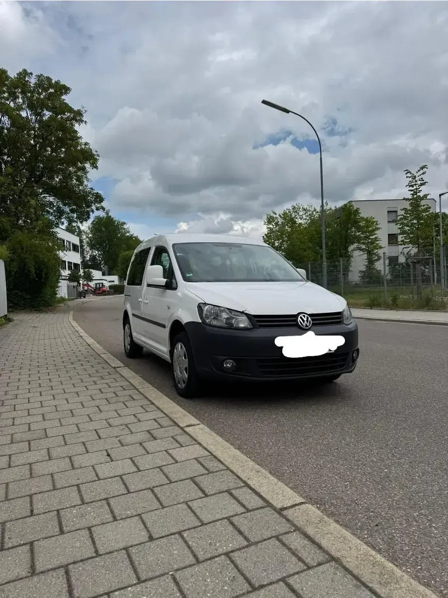 Używany VW Caddy 140 KM (102 kW) 2011 Biały Minivan