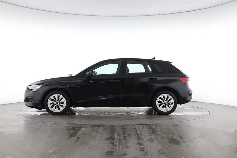 Gebraucht Audi A3 Sportback e-tron Design 204 PS (150 kW) 2022 Brillantschwarz Kleinwagen