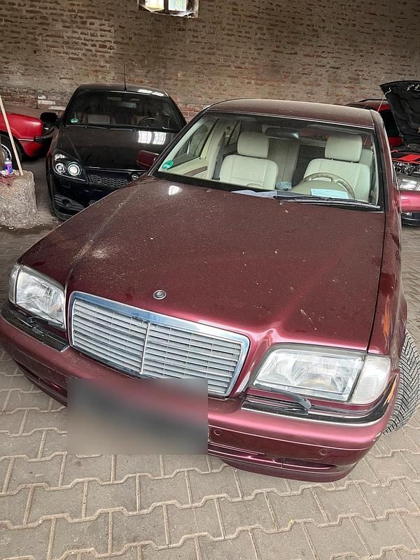 Gebraucht Mercedes C240 170 PS (125 kW) 1998 Rot Limousine