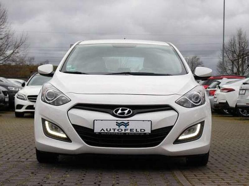Gebraucht Hyundai i30 Edition 135 PS (99 kW) 2013 Weiß Limousine