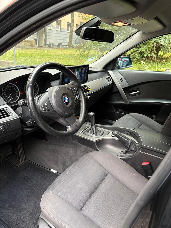 Gebraucht BMW 523 177 PS (130 kW) 2006 Schwarz Limousine