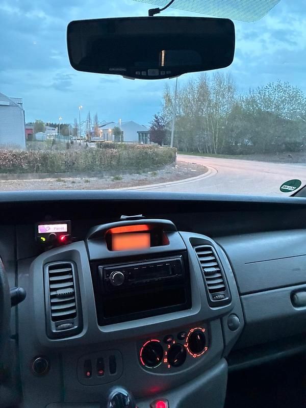 Gebraucht Opel Vivaro 114 PS (83 kW) 2007 Weiß Van / Kleinbus