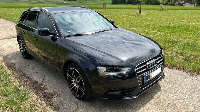 Schwarz Gebraucht 2013 Audi A4 Attraction Kombi | 7.900 € (Guter Preis) - Bild 1/4