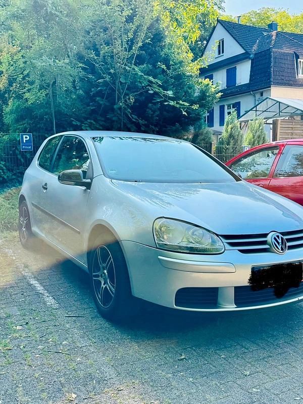 Silber Gebraucht 2004 VW Golf V Kleinwagen | 3.900 € (Fairer Preis) - Bild 1/4